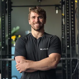 Leon, VAULT coach